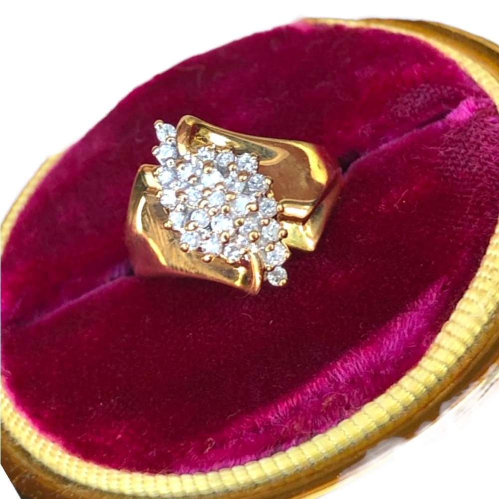 Stunning - 10k Diamond ring waterfall .24 tcw Cocktail cluster